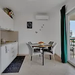 Vanda *