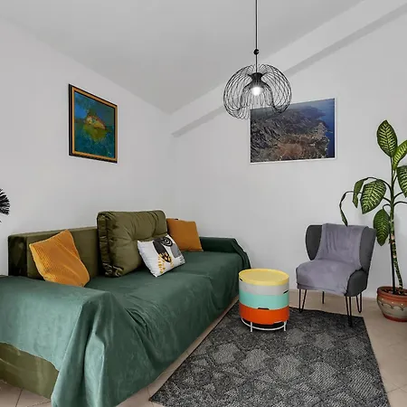 Vanda Apartment *